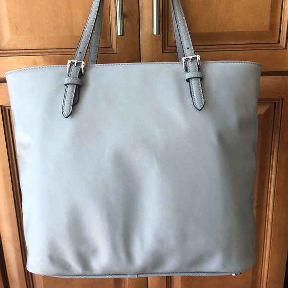 SOLD!!! NWT Michael Kors Jet Set Grey Lg Pocket MF - Picture 5 of 8